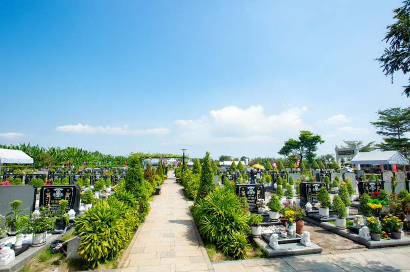 Công viên Nghĩa trang Cao Cấp Sài Gòn Thiên Phúc được xây dựng như một chốn an nghỉ vĩnh hằng, nơi hội tụ giữa thiên nhiên, phong thủy và sự chăm chút bằng chữ Tâm trong từng chi tiết.