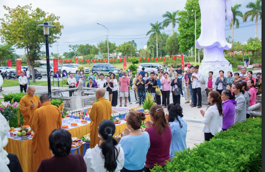 Đại lễ Vu Lan báo hiếu ở Công viên nghĩa trang Sài Gòn Thiên Phúc