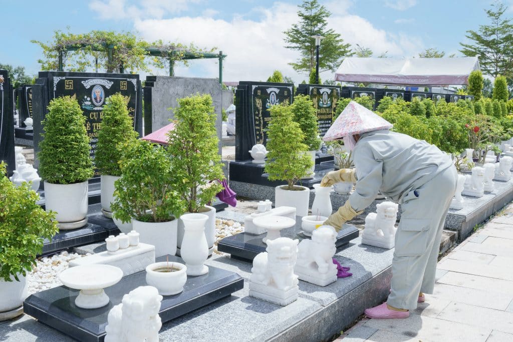 Sài Gòn Thiên Phúc sẽ giúp bạn chăm sóc người thân quá cố một cách chu đáo, tận tình nhất