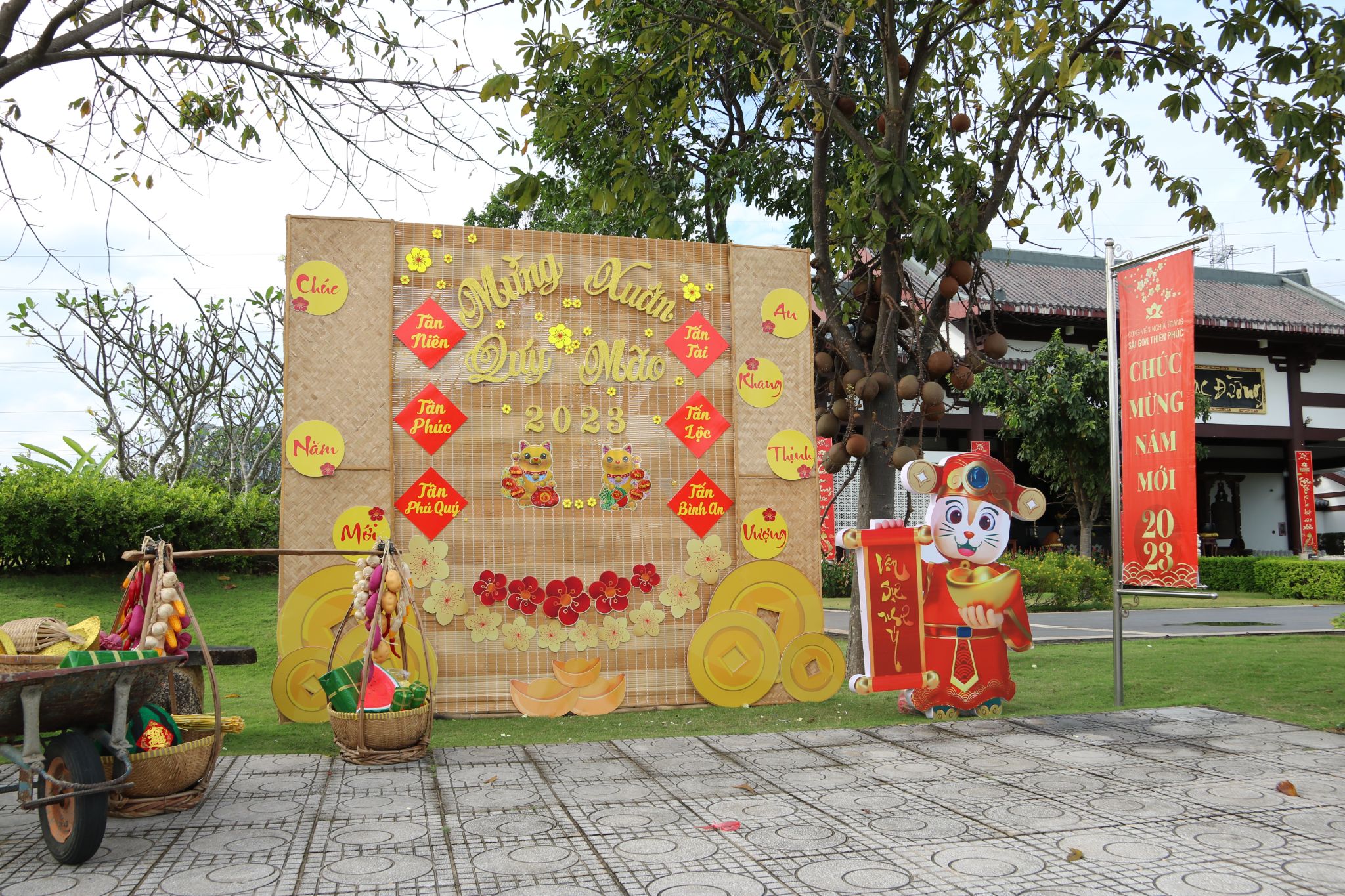 Công viên Nghĩa Trang Sài Gòn Thiên Phúc trang hoàng đón Tết Quý Mão 2023