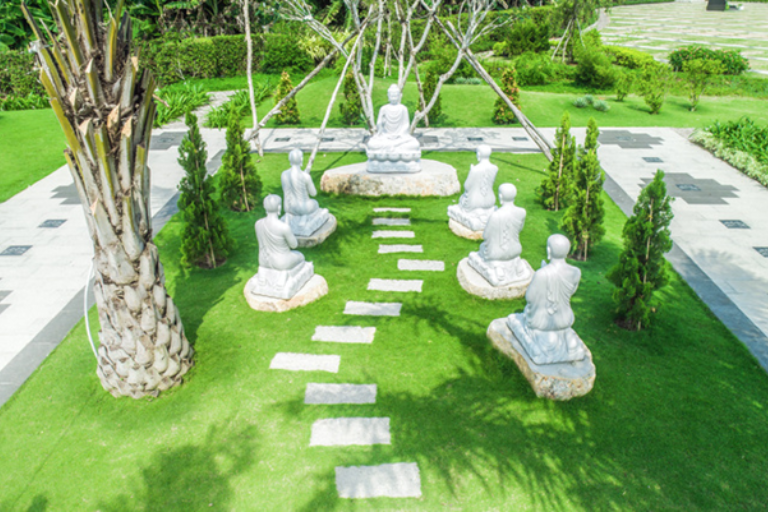 Đức Phật chuyển Pháp Luân tại vườn Lộc Uyển