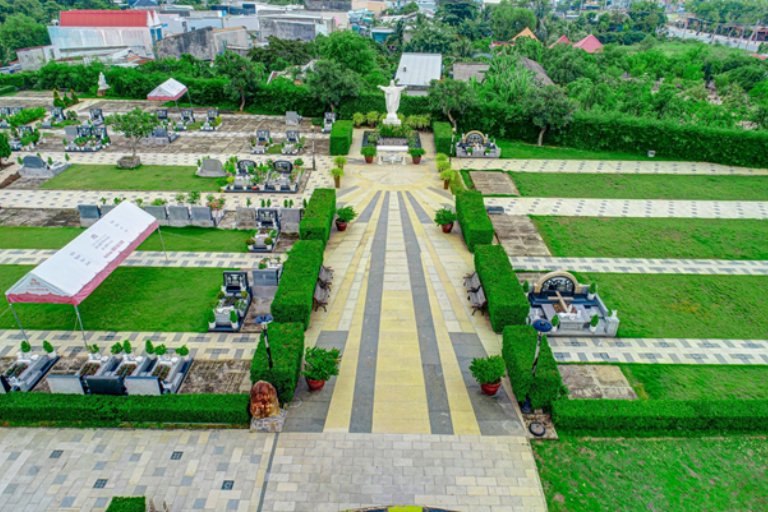 Thánh lễ là gì? Vườn Địa Đàng nơi vòng tay Chúa tại Sài Gòn Thiên Phúc