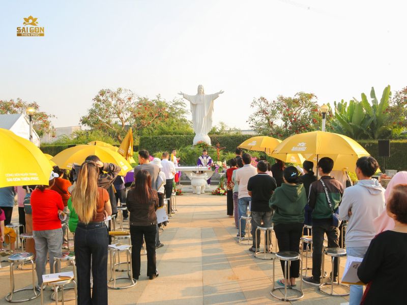 Thánh Lễ cầu cho Ông Bà Tổ Tiên tại Sài Gòn Thiên Phúc 
