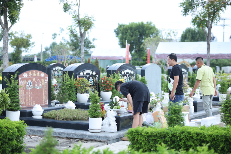 Dịp Tiết Thanh Minh tại Sài Gòn Thiên Phúc giúp con cháu nhớ về cội nguồn