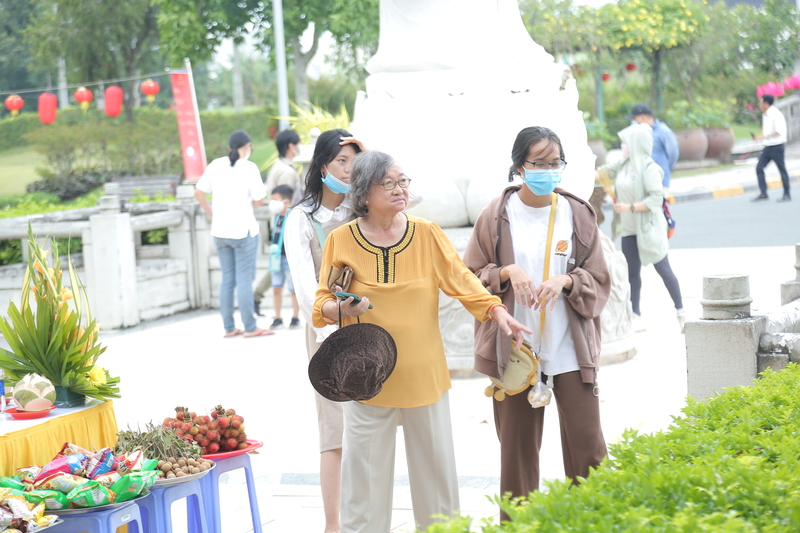 Người dân tham gia Đại Lễ Tết Thanh Minh