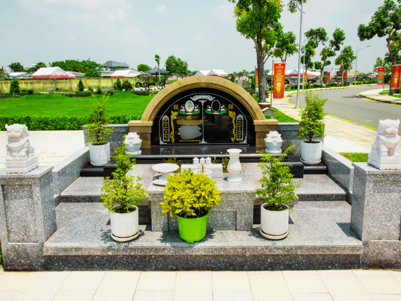 Mộ đôi hoàng gia tại Sài Gòn Thiên Phúc